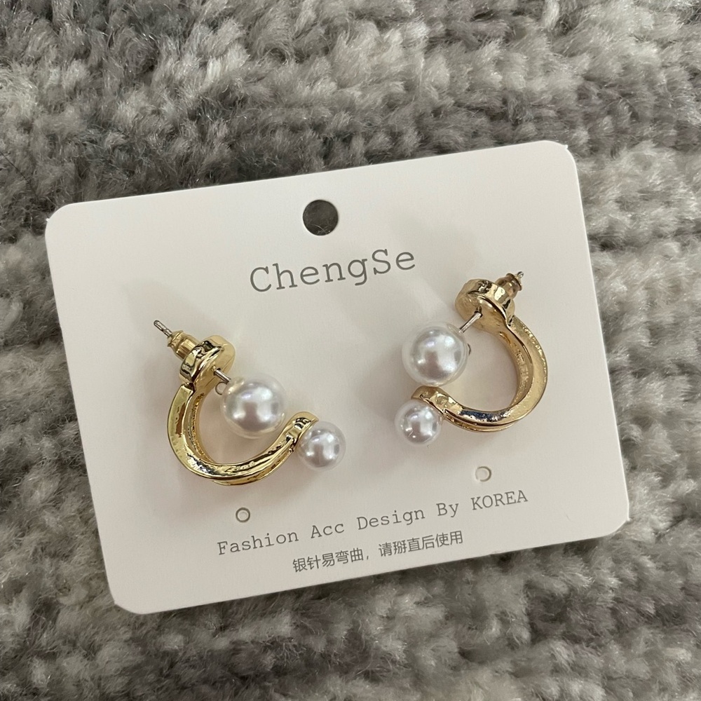 Gold Pearl Hoop Earrings